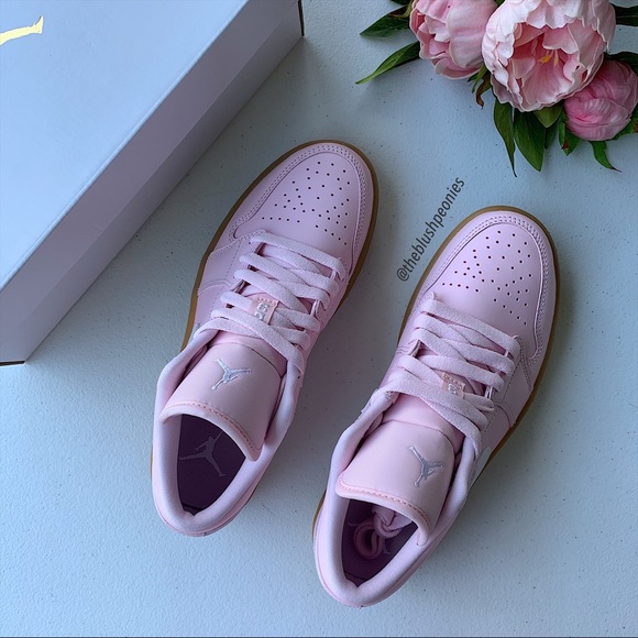 Nike Air Jordan 1 Low NWT - Picture 11 of 13